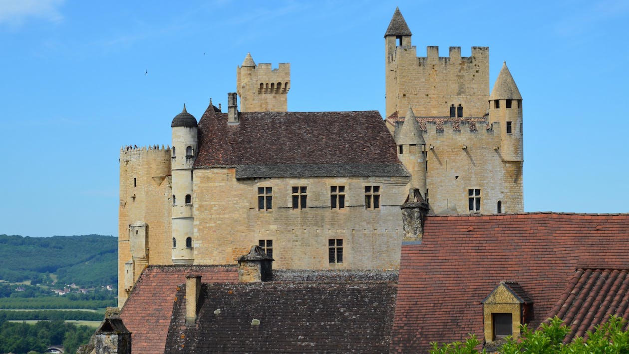 Nome Castello 9